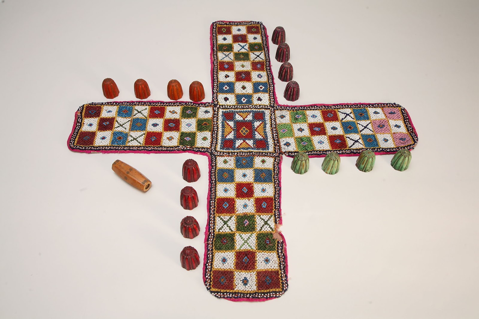 Pachisi_beaded_board_game_1